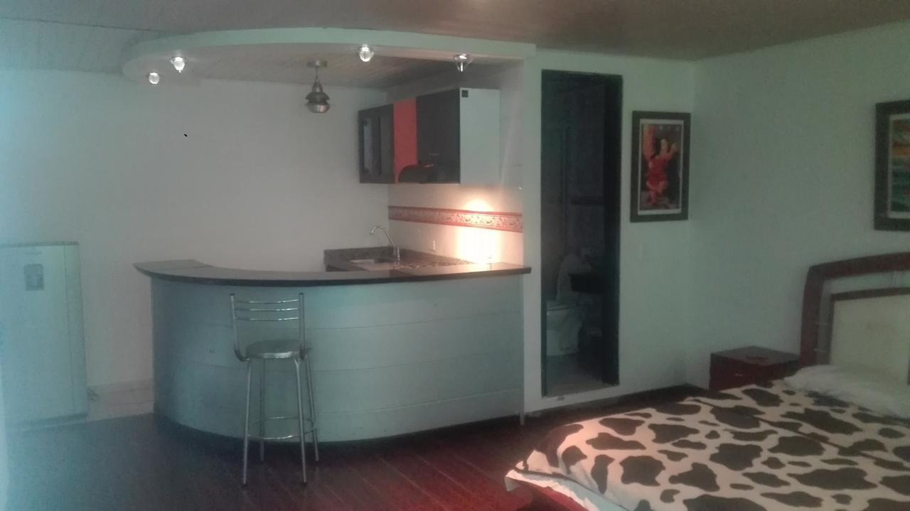 Liebeshotel Santa Fe Suites *
